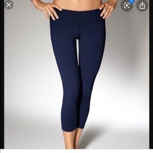 Navy blue lululemon crop leggings